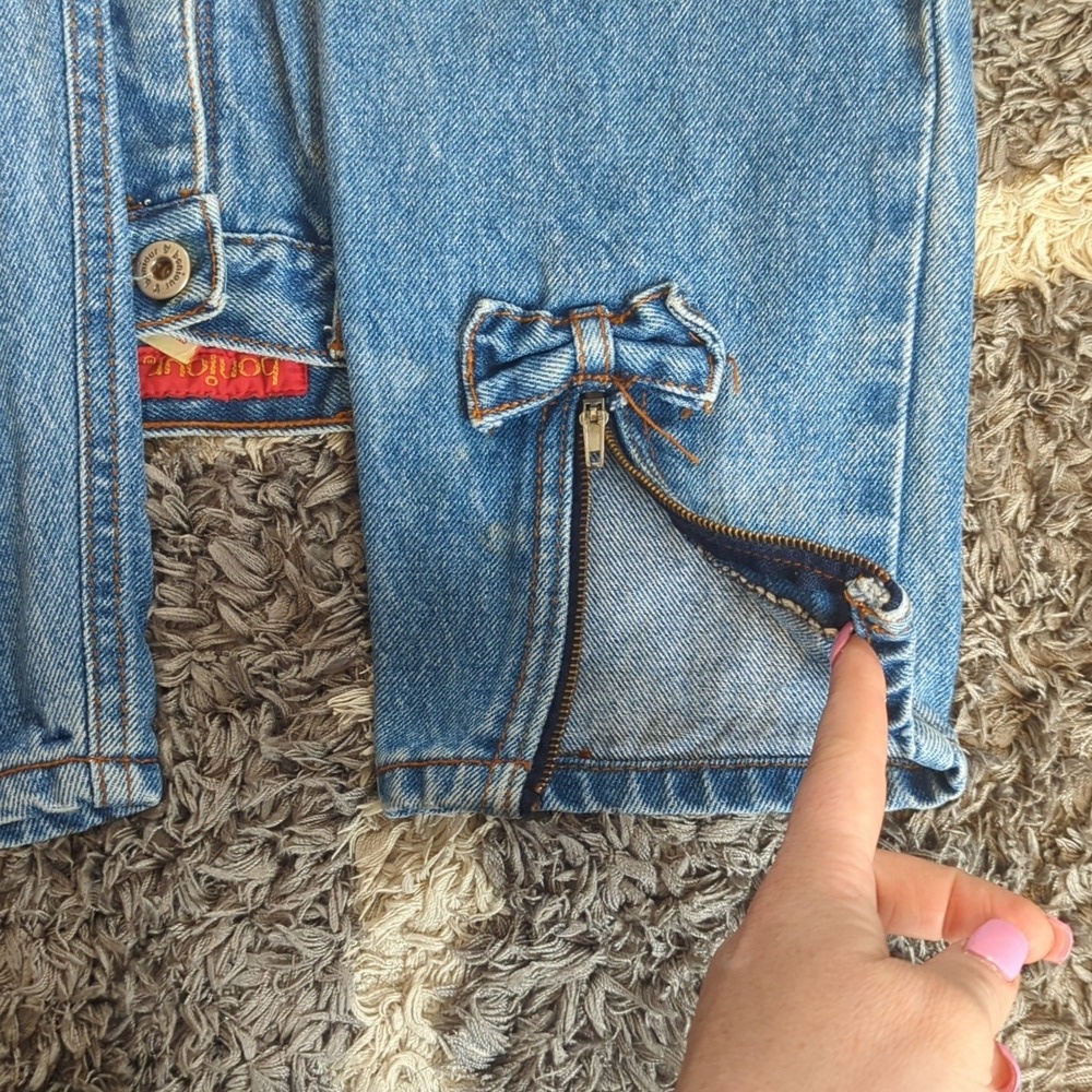 Bonjour Vintage Denim High Rise Jeans With Zipper Bow Design Rear Hem Size 26" - Picture 13 of 13